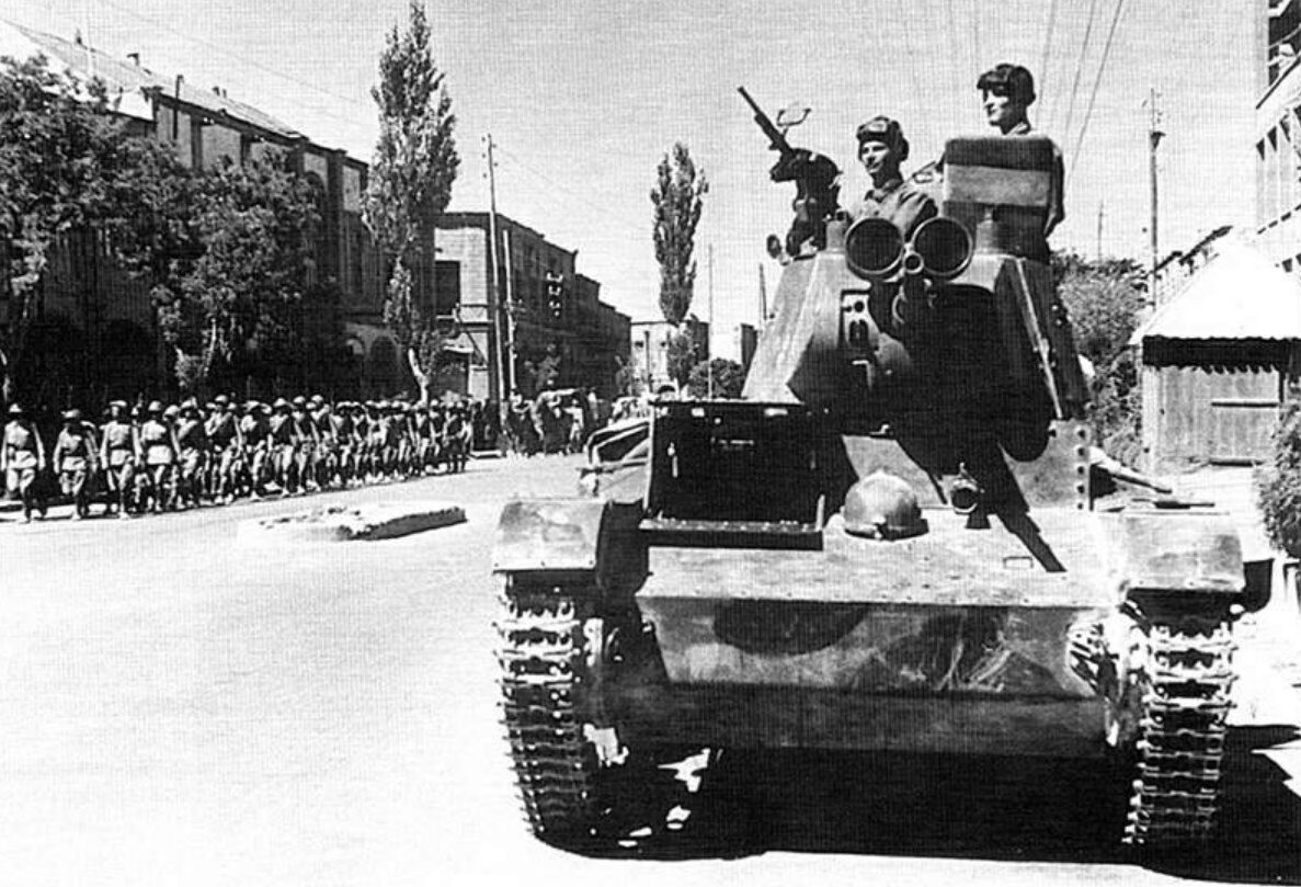 Soviet tanks on the streets of Tabriz