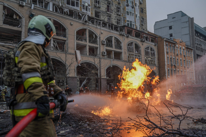 Požar u Kijevu nakon ruskog napada 20. prosinca 2024. (izvor: Yevhen Vasyliev/Imago Lifestyle/Guliver Image)