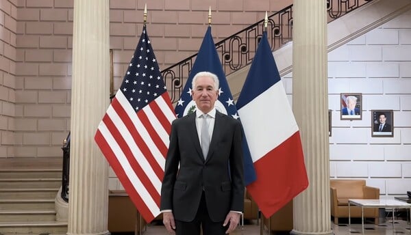 Američki ambasador u Parizu se ne odaziva na saslušanje nakon komentara o ubijenom aktivistu, zabranjen mu pristup članovima francuske vlade