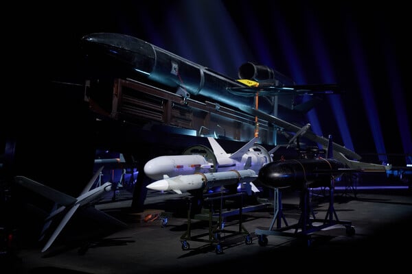 Rat u Ukrajini, 1526. dan: Ukrajina tvrdi da ima višak vlastitog oružja i nudi suradnju SAD-u, pogođena još jedna naftna instalacija duboko u Rusiji, razgovarali Trump i Putin