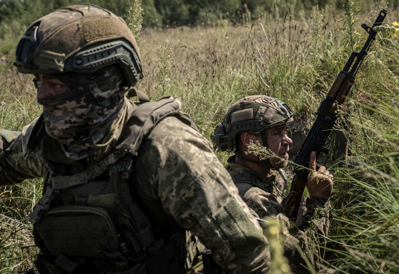 Ukrajinski vojnici u sklopu vojnih vježbi (izvor: Viacheslav Ratynskyi/Reuters/Guliver Image)