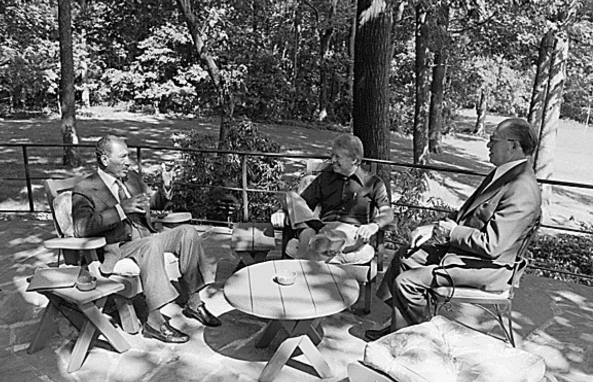 Anwar Sadat, Jimmy Carter i Menahem Begin, 6. rujna 1978.
