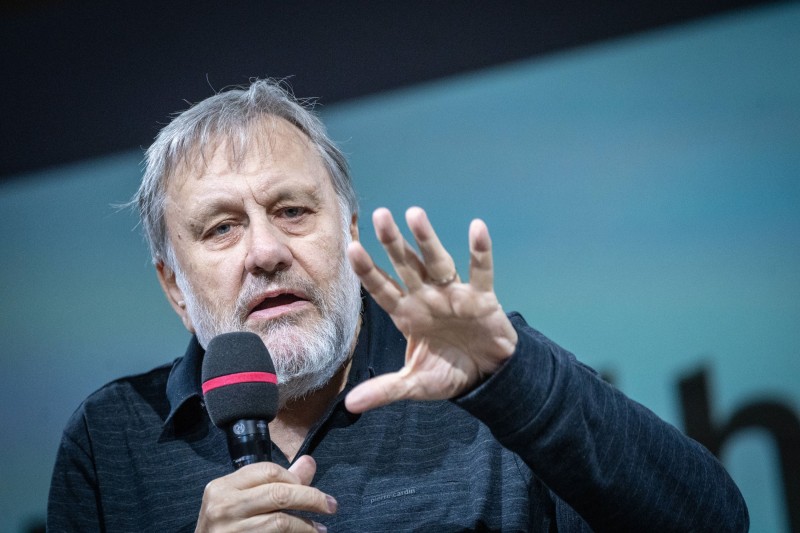 Slavoj Žižek na sajmu knjiga u Frankfurtu, 18. listopada 2023. (izvor: Imago Lifestyle / Guliver Image)