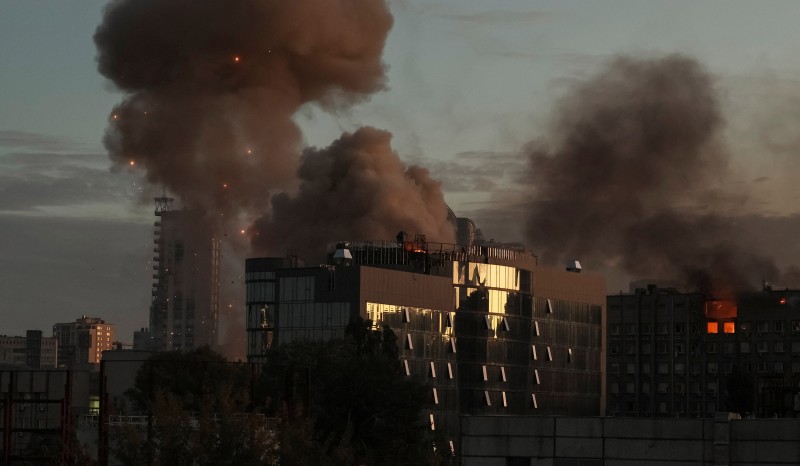 Udar dronova na Kijev, 17. listopada 2022. (izvor: REUTERS/ GLEB GARANICH/Guliver Image)