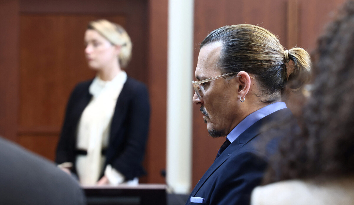 Amber Heard i Johnny Depp u sudnici, 5. svibnja 2022. (izvor: Jim Lo Scalzo/Pool via REUTERS/Guliver Image)