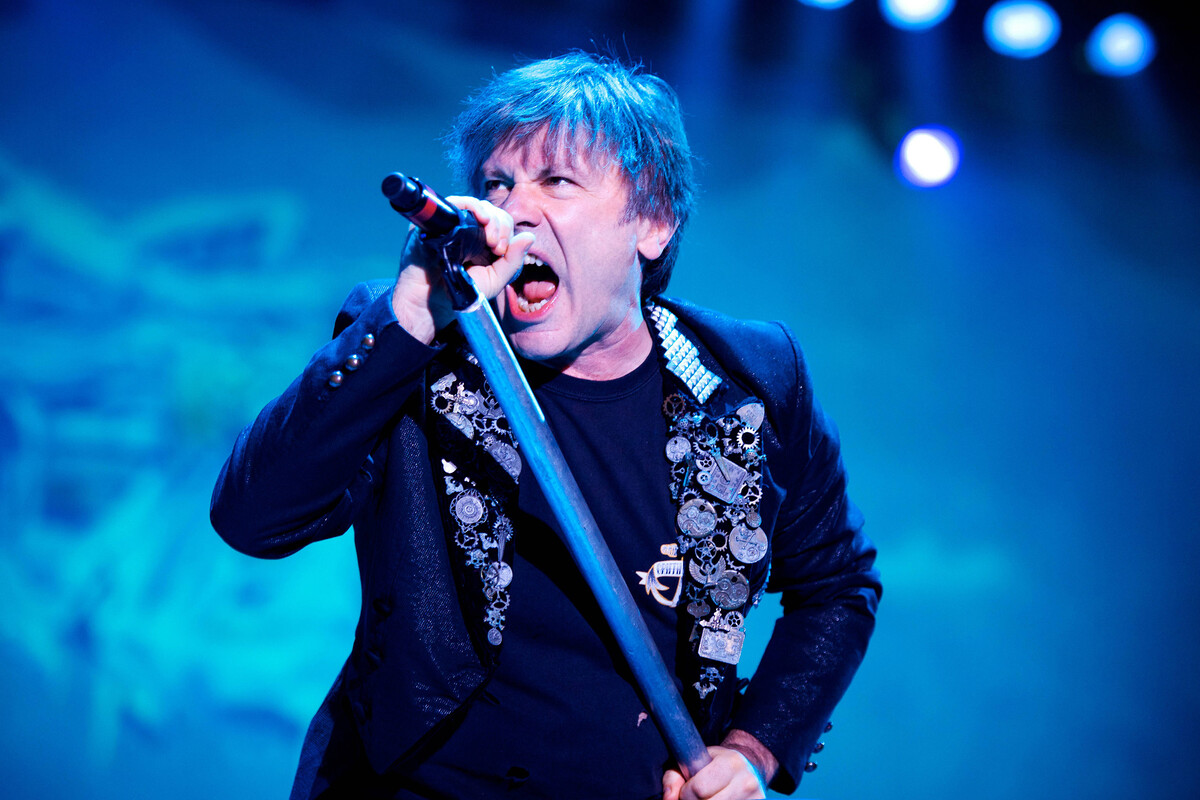 Bruce Dickinson za vrijeme nastupa 2014. (izvor: Imago Lifestyle / Alessandro Bosio / Guliver Image)