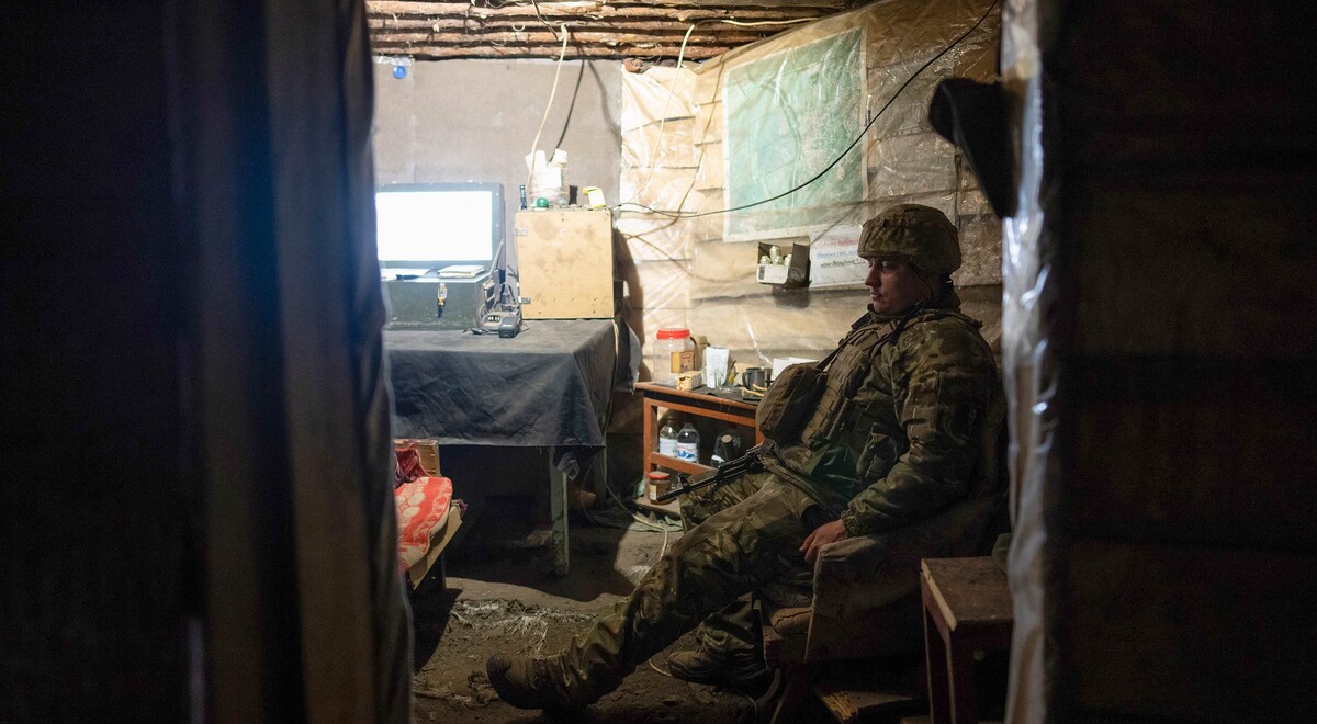 Ukrajinski vojnik na fronti u blizini kontaktne linije u Donbasu, 7. veljače 2022. (izvor: AP Photo/Evgeniy Maloletk/Guliver Image)