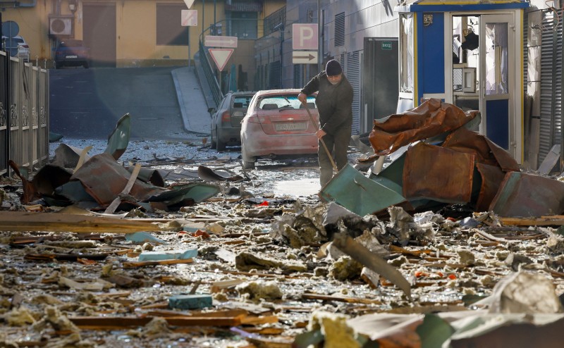 Scena nakon ukrajinskog granatiranja u Donjecku, 1.1.2024. (izvor: Reuters/Guliver Image)