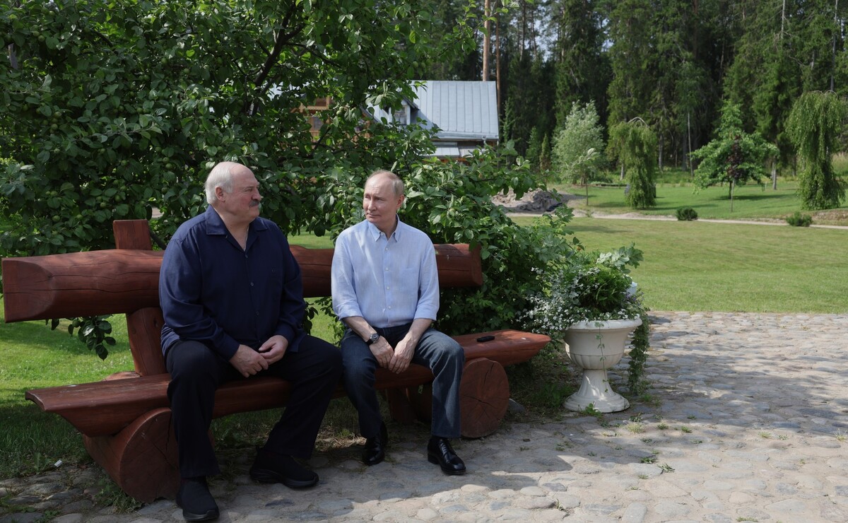 Alexander Lukashenko and Vladimir Putin