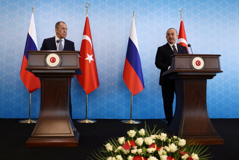 Ruski MVP Sergej Lavrov i njegov turski kolega Mevlut Cavusoglu, Ankara, 7. travnja 2023. (izvor: REUTERS/Cagla Gurdogan/Guliver Image)