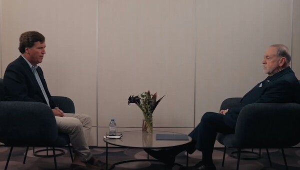 Tucker Carlson i Mike Huckabee