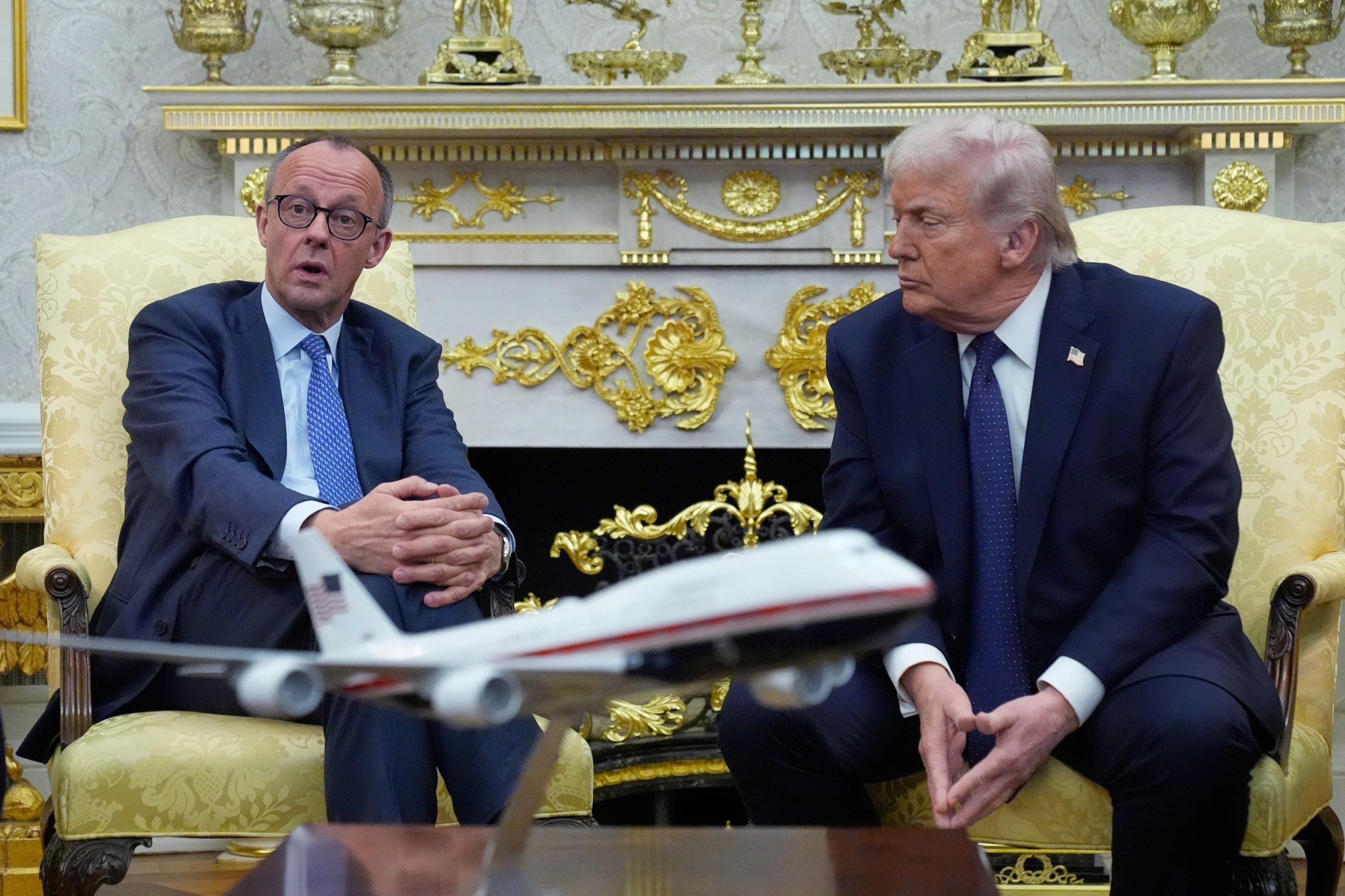 Friedrich Merz i Donald Trump u Bijeloj kući