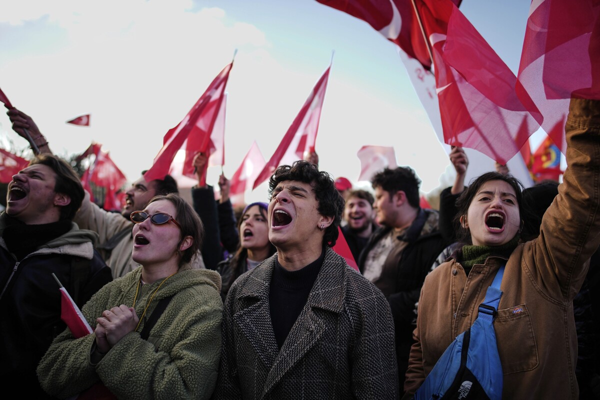 AP Photo/Emrah Gurel/Guliver Image