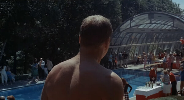 "The Swimmer": Odisej u kupaćim gaćama koji je preplivao američki san