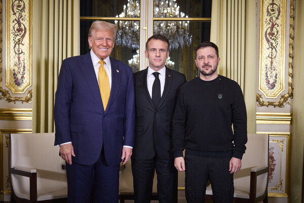 Trump, Macron i Zelenski u Parizu, 7. prosinca 2024.