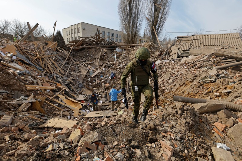 Nakon ukrajinskog granatiranja u Donjecku, 23.3.2023. (izvor: REUTERS/Alexander Ermochenko/Guliver Image)