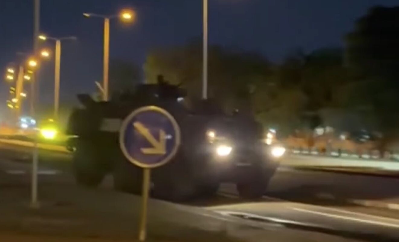 Vojno vozilo na ulicama glavnog grada Nigera