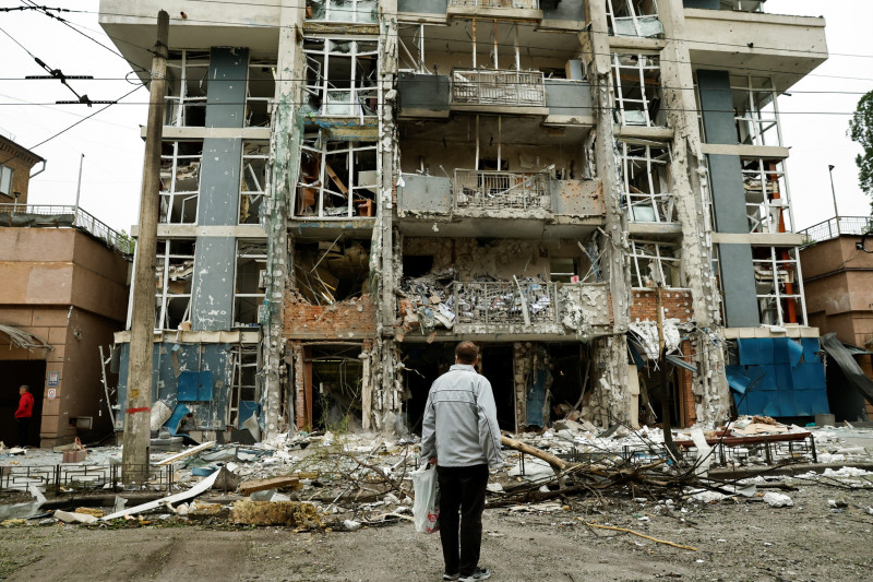 Scena nakon ruskih napada dronovima na Kijev, 25. svibnja 2025. (izvor: Thomas Peter/Reuters/Guliver Image)