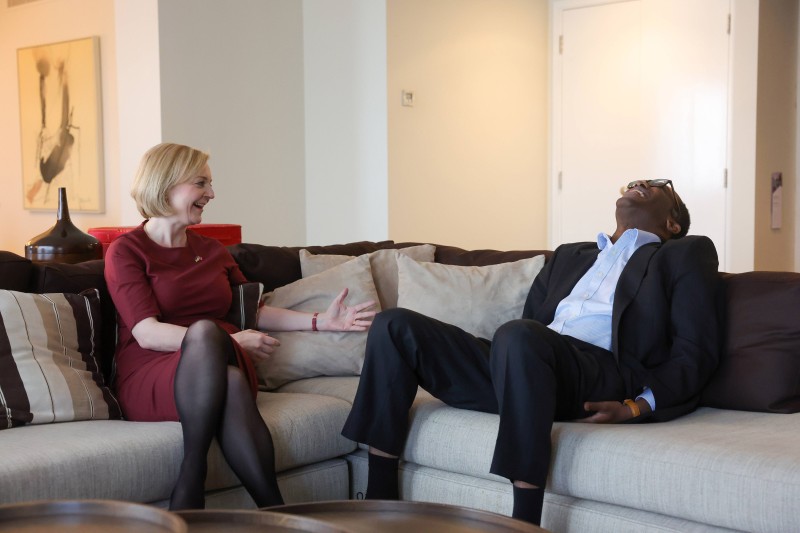 Liz Truss i Kwasi Kwarteng za vrijeme sastanka 2. listopada 2022. (izvor: Imago Lifestyle / Andrew Parsons CCHQ Parsons Media / Guliver Image)