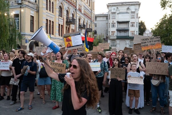 Rat u Ukrajini, 1600. dan: Smjena Fedorova izazvala prosvjede, Starmer u Kijevu obećava 300 milijuna eura, ubijen glavni inženjer Zaporoške nuklearke