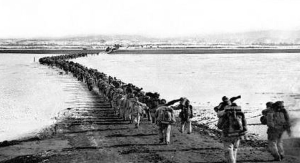 Chinese forces crossing the frozen Yalu River