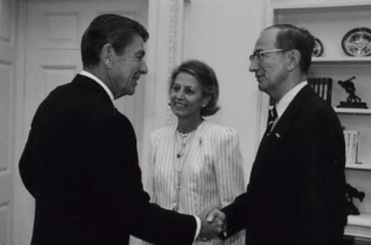 George and Maria Landau with Ronald Reagan in 1982.