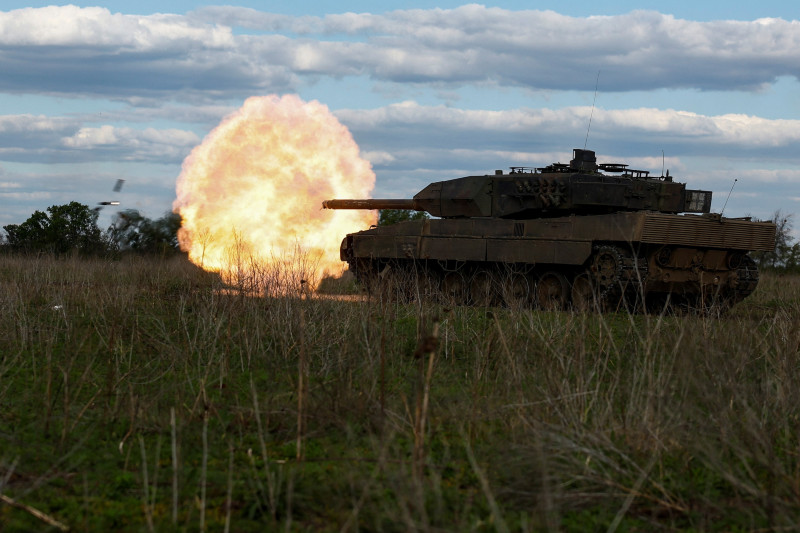 Ukrajinske snage na Leopard 2A6 tenku (izvor: Valentyn Ogirenko/reuters/Guliver Image)