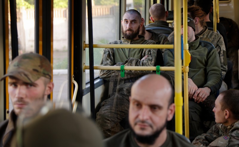Ukrajinski borci nakon evakuacije iz Azovstala, 17. svibnja 2022. (izvor: AP Photo/Alexei Alexandrov/Guliver Image)