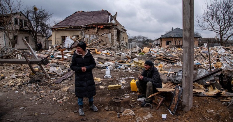 Naselje Marhalivka, desetak km jugozapadno od Kijeva, scena nakon bombardiranja, 13.3.2022. (izvor: Imago Lifestyle / Seth Sidney Berry / Guliver Image)
