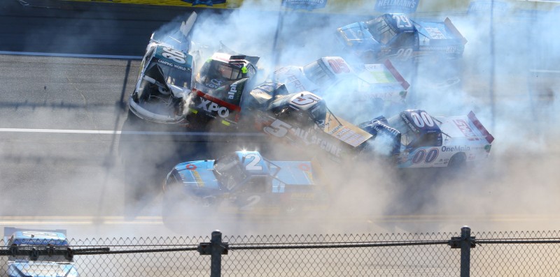 Sudar za vrijeme NASCAR utrke (izvor: AP Photo/Jay Alley/Guliver Image)