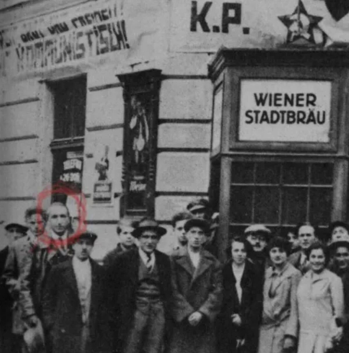 Reich with communists in Vienna in 1927.