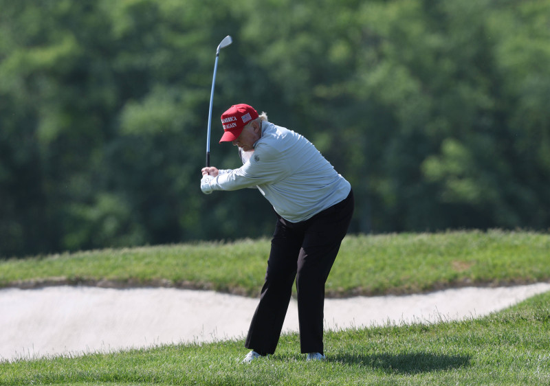 Trump igra golf, fotografija iz svibnja 2023. (izvor: Imago Lifestyle/Guliver Image)