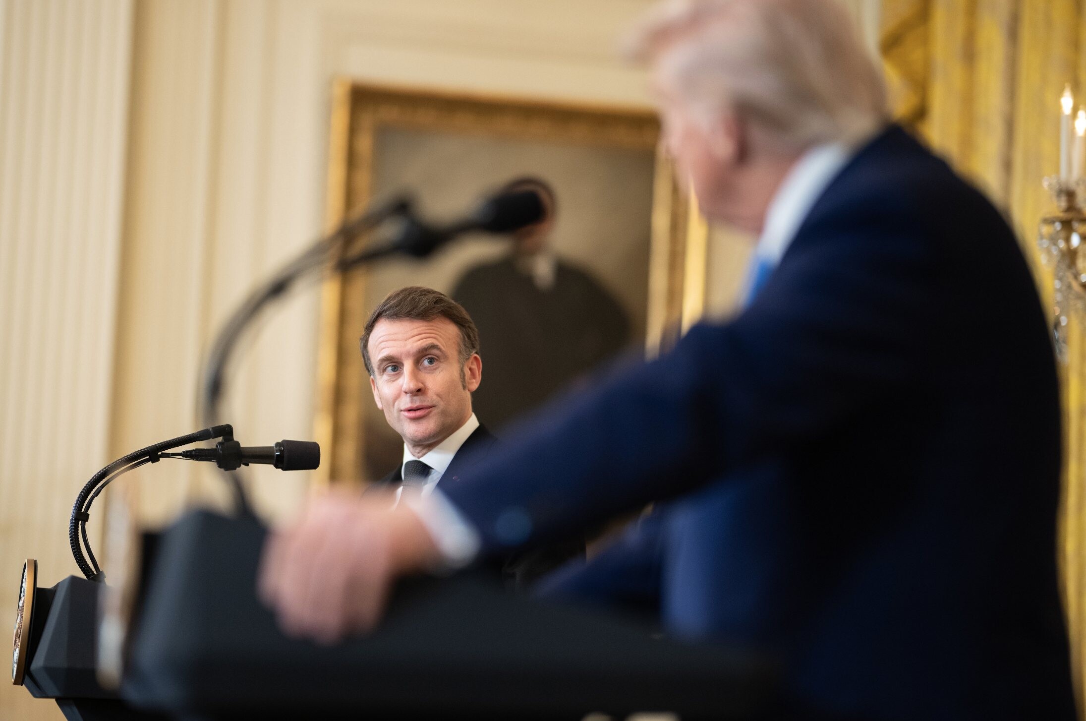 Macron i Trump, fotografija iz 2025.