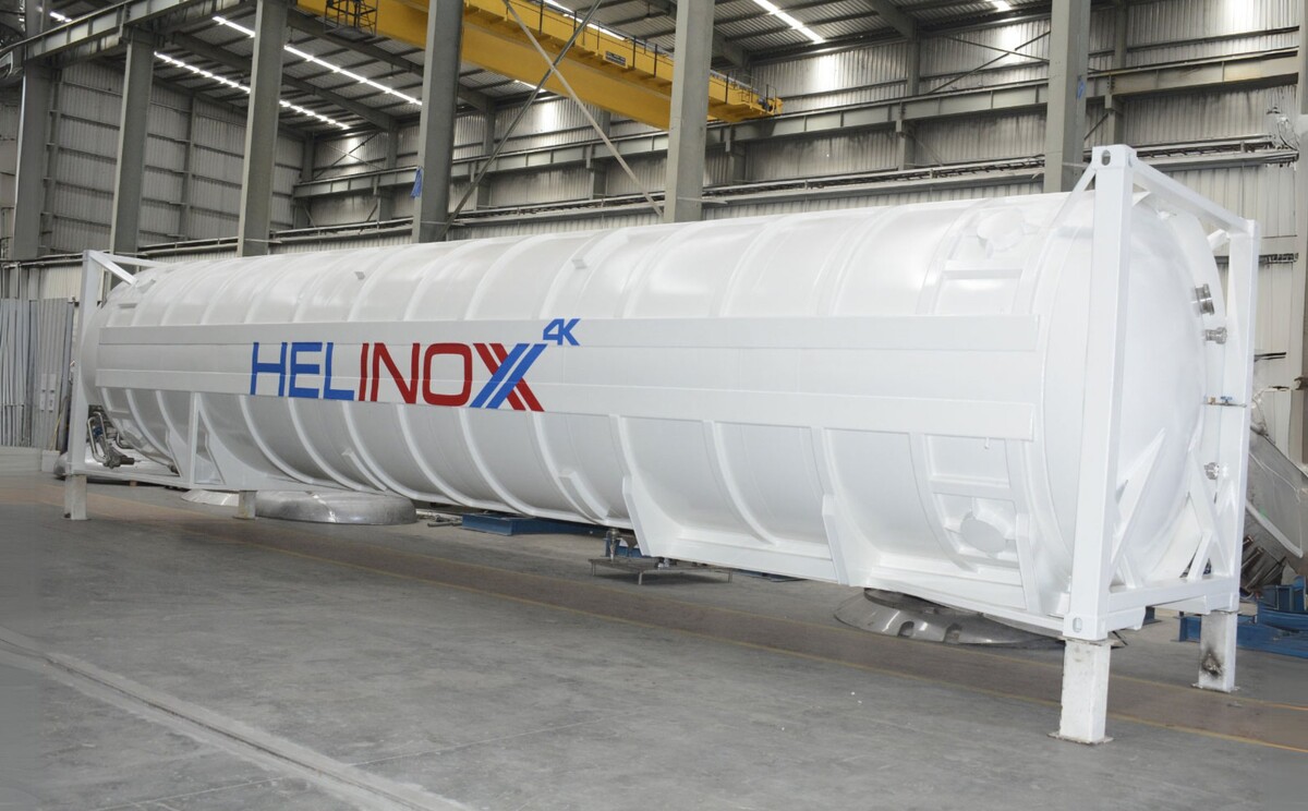 Helium storage tank