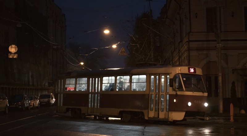 Tramvaj u Kijevu, 6. studenog 2022. (izvor: AP Photo/Andrew Kravchenko/Guliver Image)