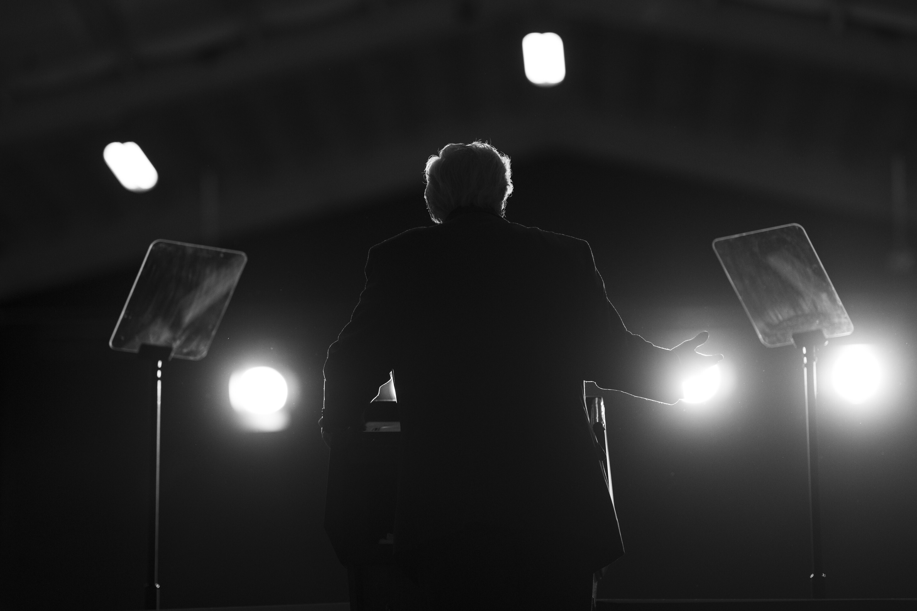 President Donald Trump delivers an economic speech at the Horizon Events Center in Clive, Iowa on Tuesday, January 27, 2026. (Official White House Photo by Molly Riley)