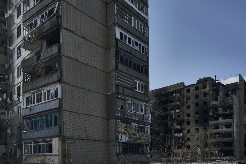 Napuštene zgrade u Avdivki, veljača 2023. (izvor: AP Photo/Libkos/Guliver Image)