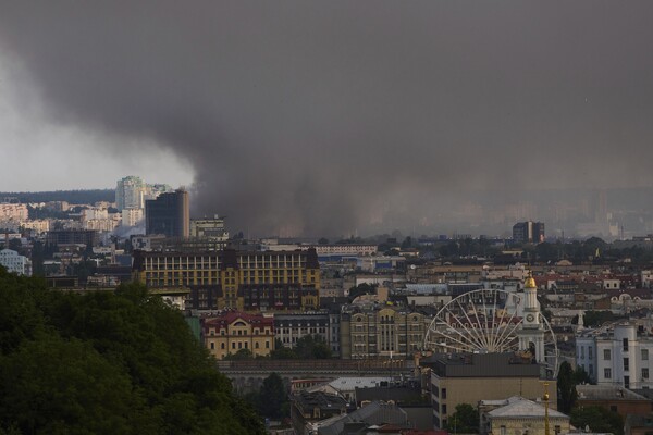 Ruski napad na Ukrajinu (na slici je Kijev), 10. lipnja 2025. (izvor: AP Photo/Efrem Lukatsky/Guliver Image)