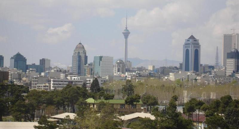 Tehran Skyline with Milad tower seen in the background, taken in May 2007.