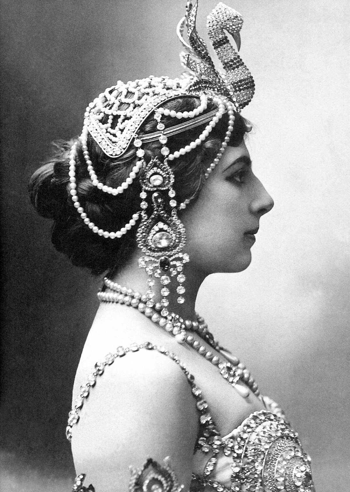 Mata Hari in 1910