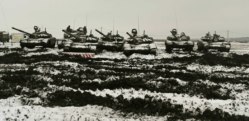 Ruski T-27B3 tenkovi u sklopu vojnih vježbi u regiji Rostiv na jugu Rusije, 12. siječnja 2022. (izvor: AP Photo/Guliver Image)