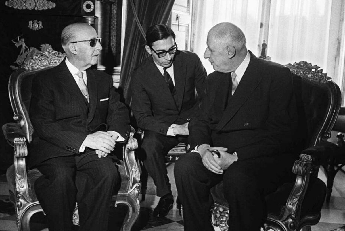 Francisco Franco and Charles de Gaulle in 1970