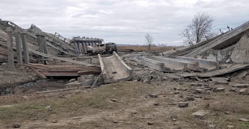 Uništene ceste u regiji Herson (izvor: Imago Lifestyle / Nina Liashonok / Guliver Image)