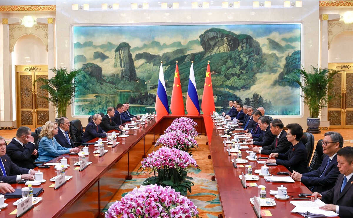 Meeting between Putin and Xi and the Russian-Chinese delegations in Beijing, June 20, 2026.