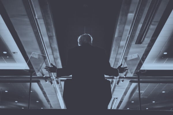 Trumpov maksimum kroz teoriju o padu čovjeka: Smrt kao proždiruća neman, idoliziranje zlatnog teleta i utopijska "dozvola za režim"