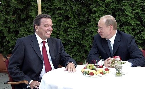 Gerhard Schroeder i Vladimir Putin, fotografija iz 2005.