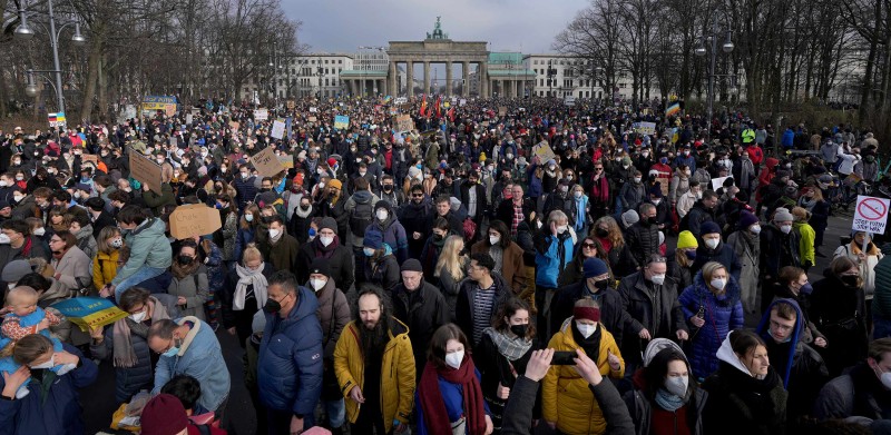 Prosvjed protiv rata u Ukrajini, Berlin, 27. veljače 2022. (izvor: AP Photo/Michael Sohn/Guliver Image)