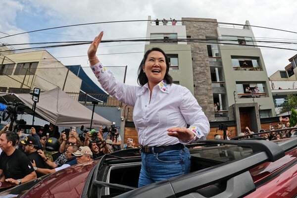 U ime oca, kćeri i države: Povratak dinastije Fujimori i Peru raspolovljen između Lime i Anda