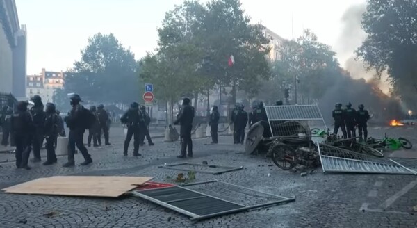 Francuska između dana nakon i dana prije sutra, još nije u revoluciji, ali više nije ni u miru