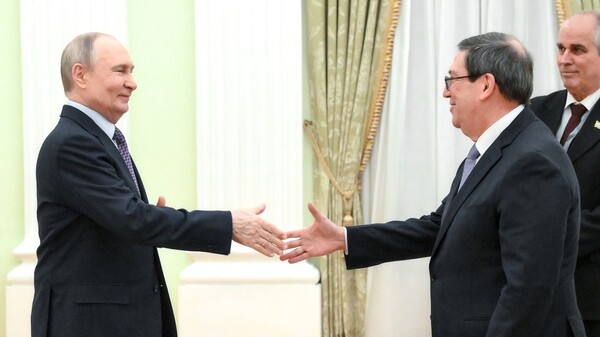 Vladimir Putin i Bruno Rodriguez